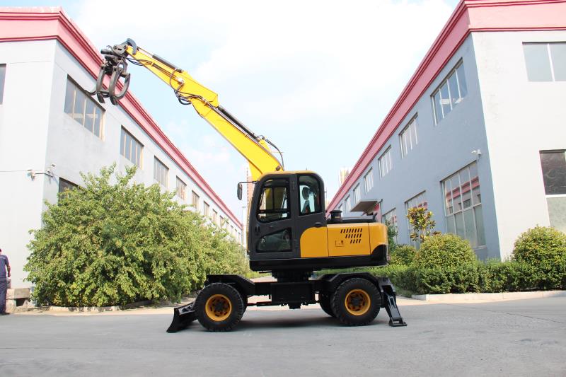 135型轮式抓木机